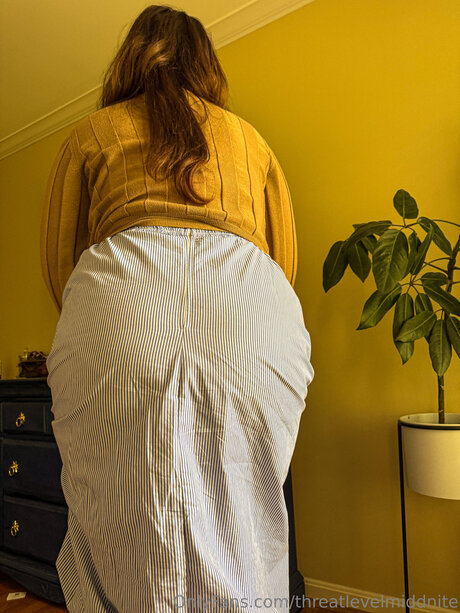 Threatlevelmiddnite star naked picture