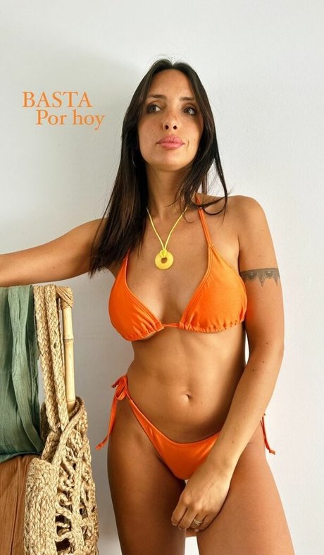 Carola Almiron hd actress picture