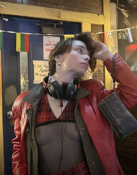 Theunderland sex actress photos