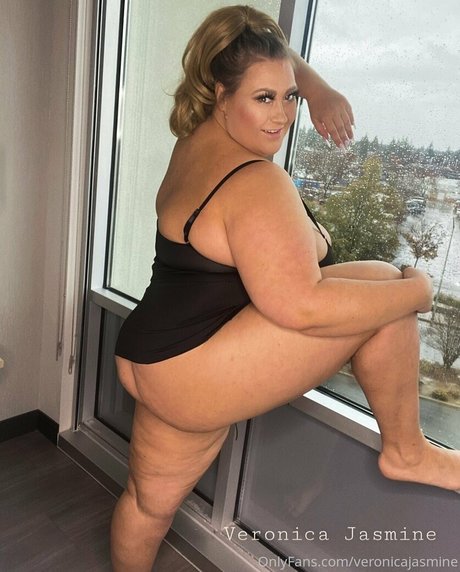 veronicajasmine pretty model pic
