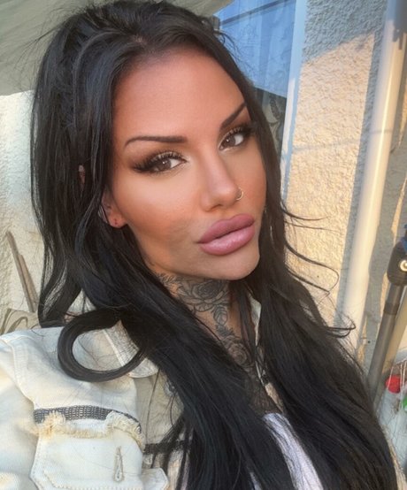 Inkedup doll xxx pornstar img