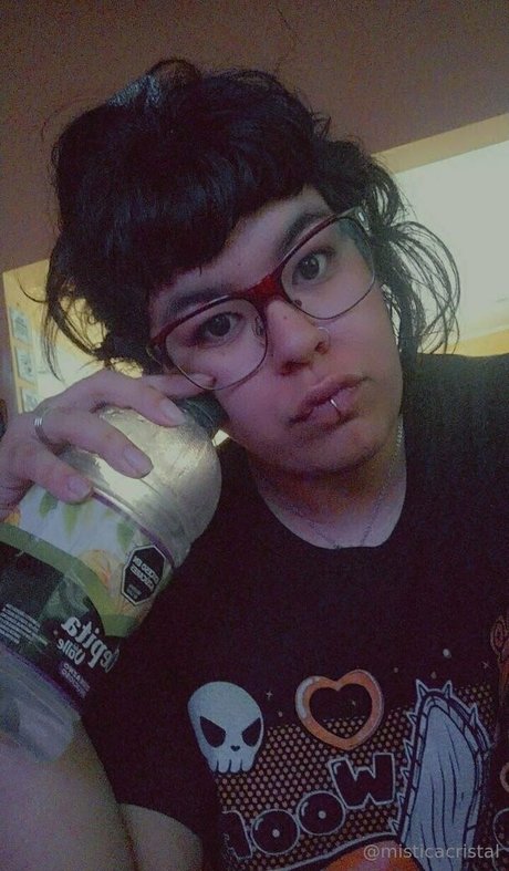 misticacristal adult actress image