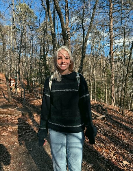 Peachtot erotic model photo