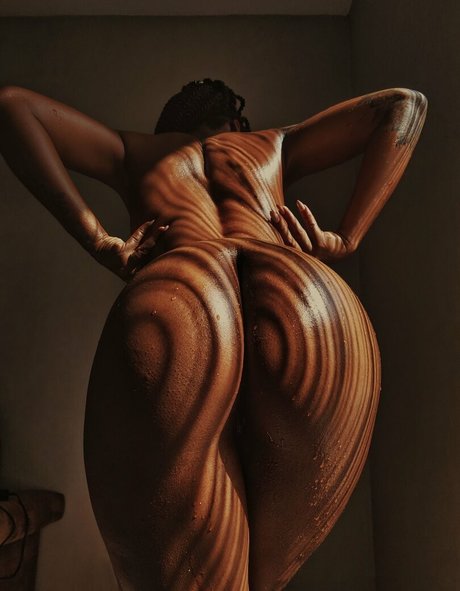 Aurelie Lily PoesieNue model beautiful image