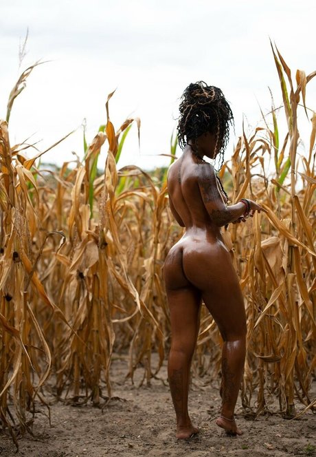 Aurelie Lily PoesieNue beautiful pornstar pic