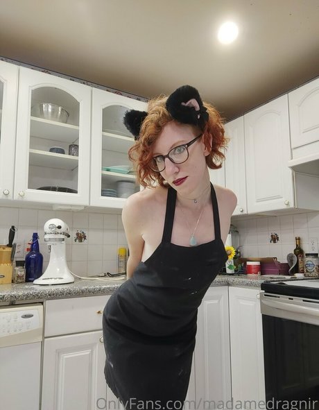 madamedragnir pornographic star img