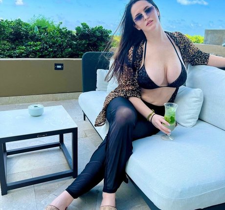 Mizzeves perfect pornstar images