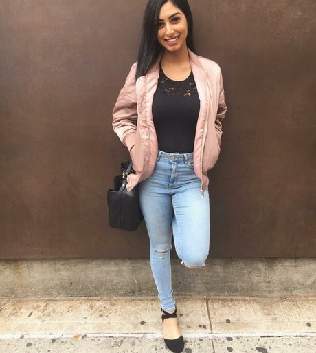 Sasha Kalra pornstar pretty gallery