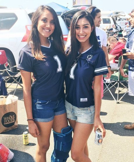 Sasha Kalra star sexy image