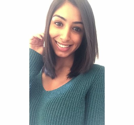 Sasha Kalra actress pictures