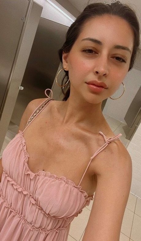 Serena Milan star pretty photo