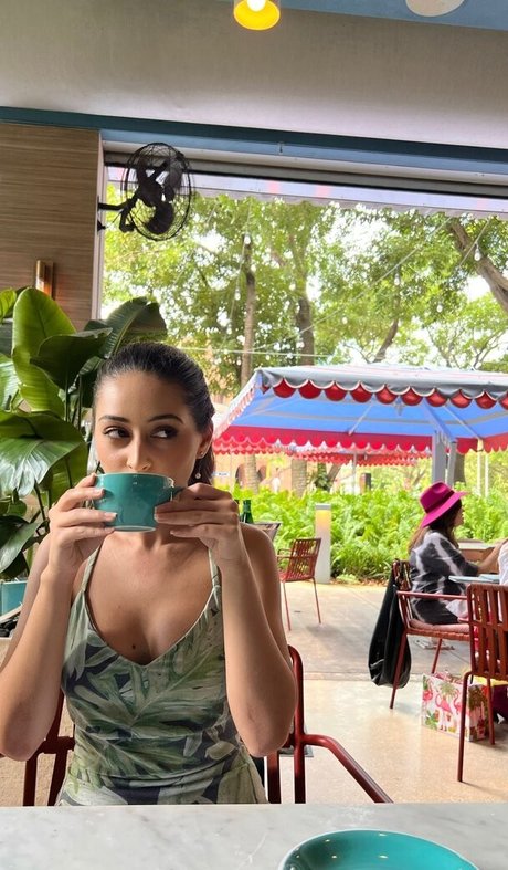 Serena Milan exclusive actress pictures