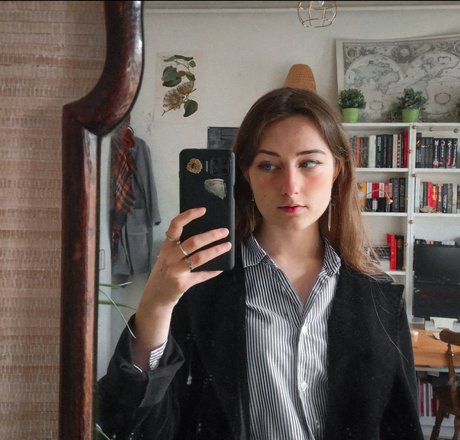 Leonie Christel sexy star pics