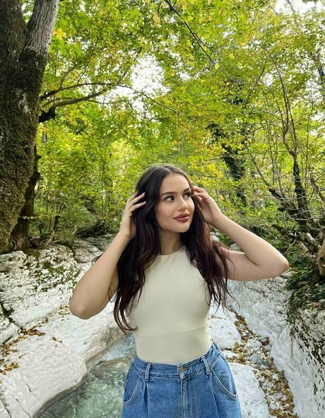 mashakiss nudes model img