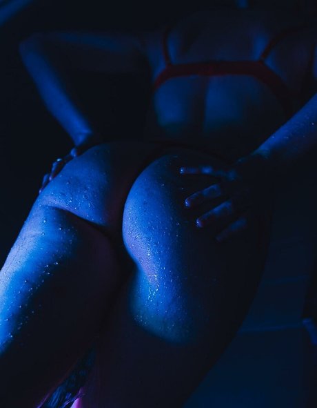 Roxaneperez nude actress photos