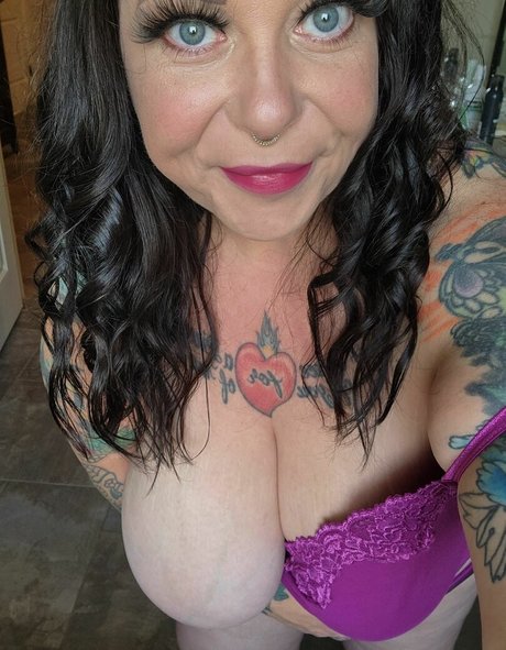 Jennasparrow adult model photo