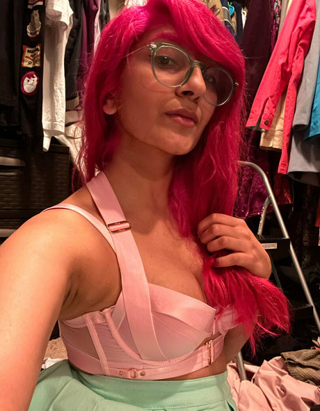 Currymyfavor art model archive