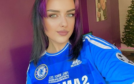 chlo xo98 pornographic model images