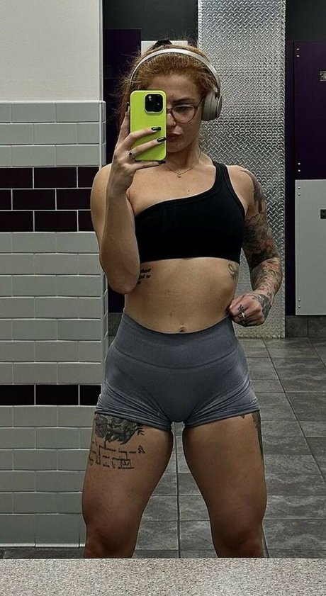 musclemommmmy star erotic galleries