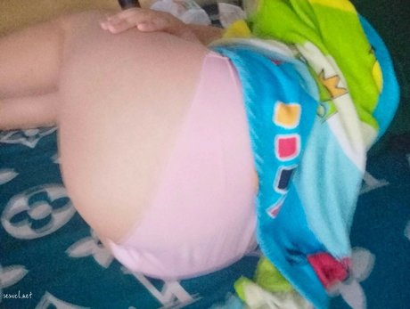 DairyCow xx model naked gallery