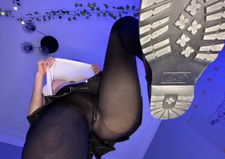 Kira Sin perfect pornstar pictures