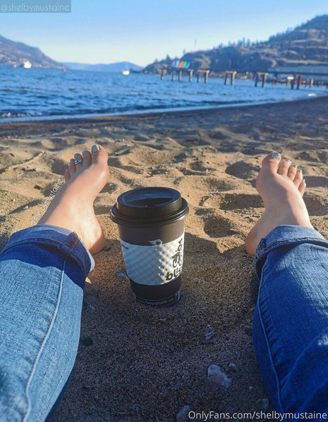 shelbymustaine adult model photos