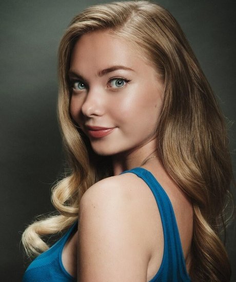 Emilia McCarthy pornstar erotic gallery