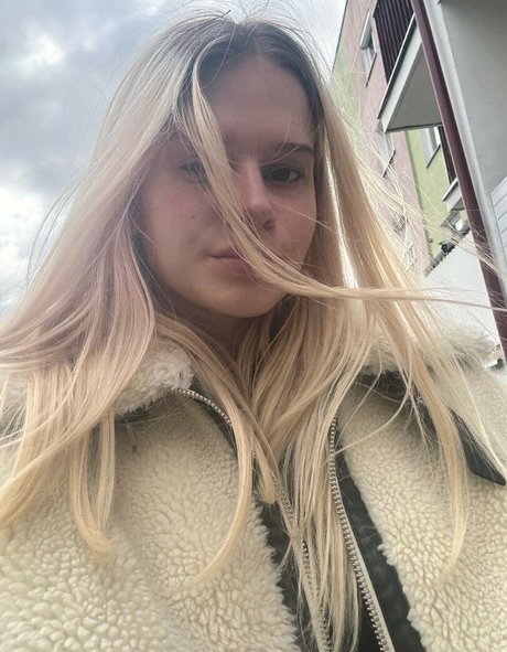 littletinyblonde beautiful pornstar pic