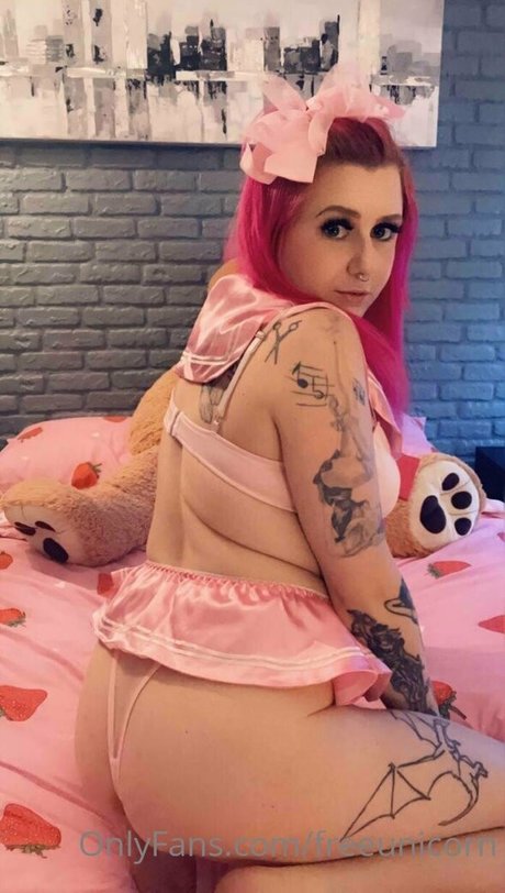 climbmickeymountain nude actress pic