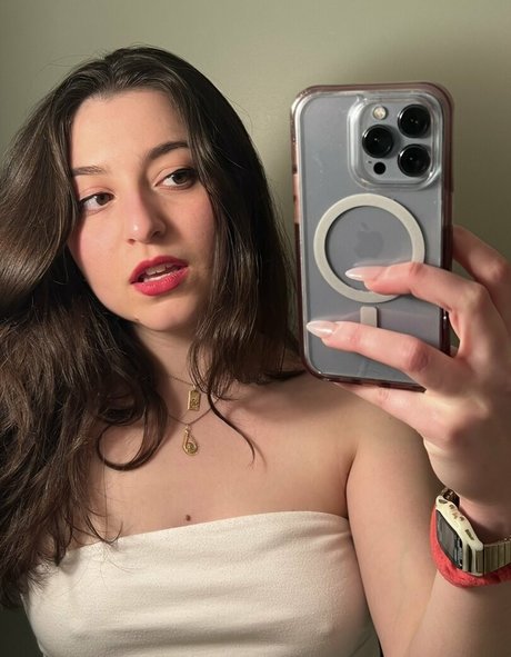 Girth Brooks exclusive actress pictures