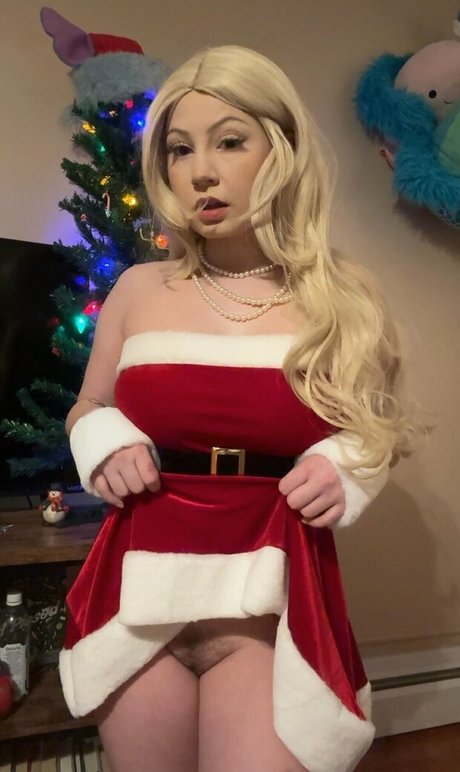 Cara May art actress photo