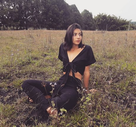 Manuela Velez best model photos