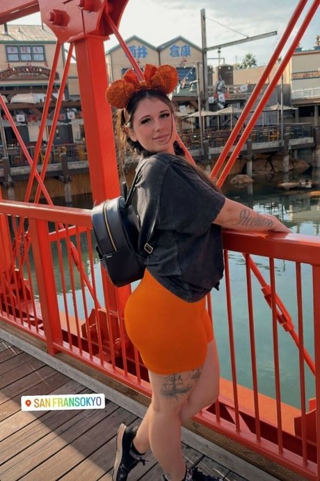 travelingsiren pornographic star picture