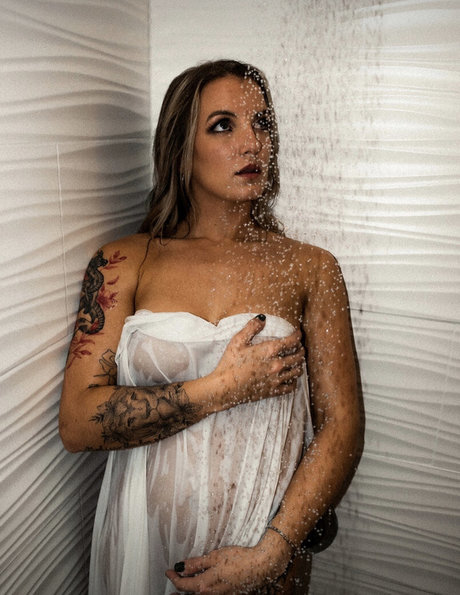 Lilmaddie13 pornstar images