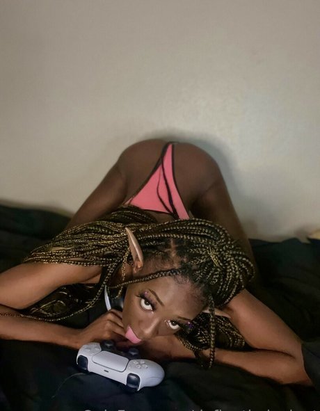 defiantlydeviant model photo