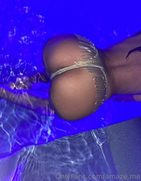 amaze me hot model img