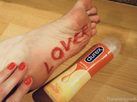 theselilpiggie6 hot actress photos