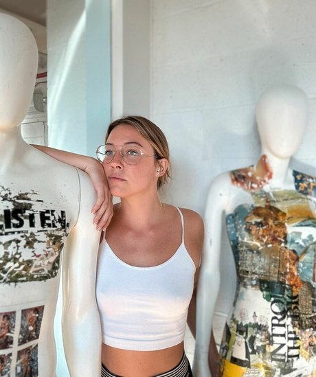 OnlyLemony model erotic gallery