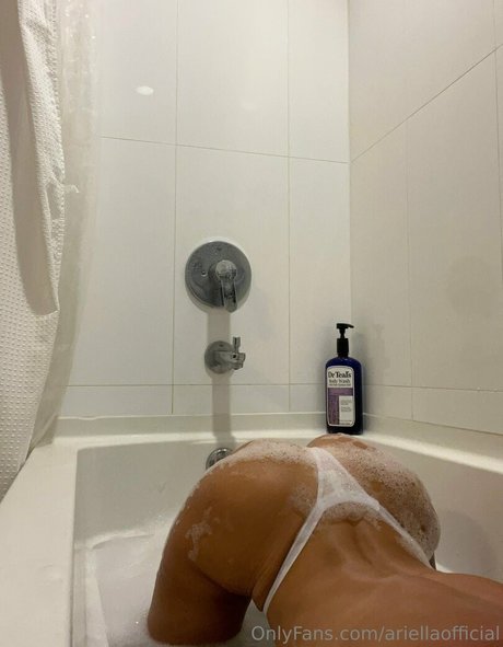 Ariella Moreno porn model photos