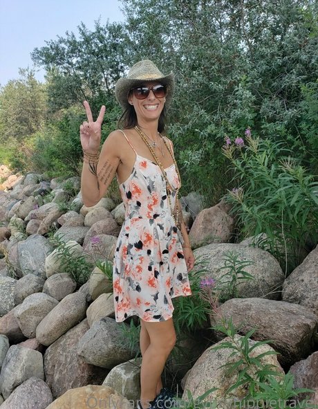 gypsyhippietravel nude star photo