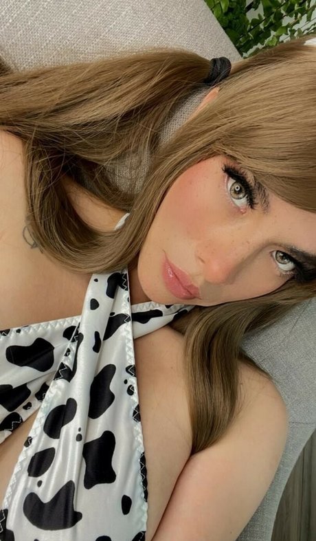 Kanako Redfield hd model images