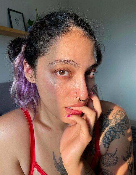 fe lina adult actress gallery