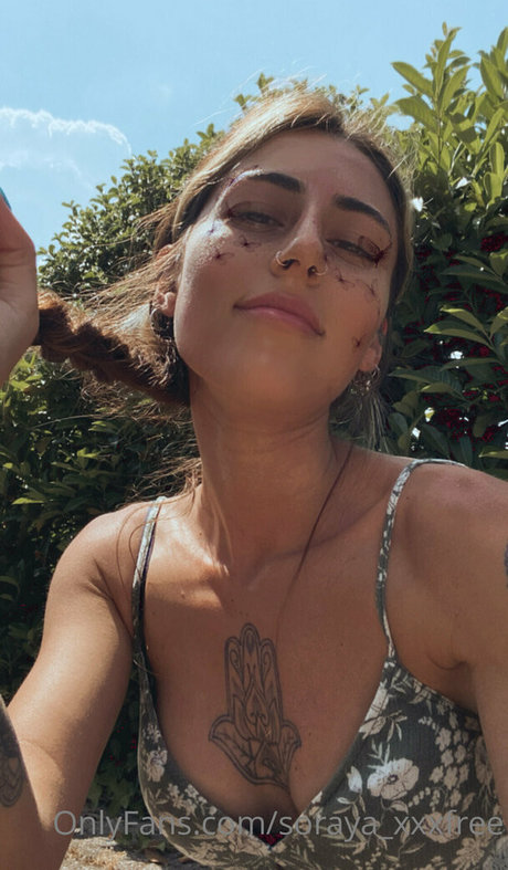 soraya xxxfree model naked gallery