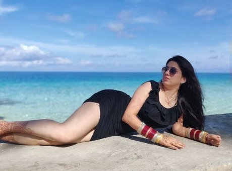 Iwishwithprachi nudes model picture