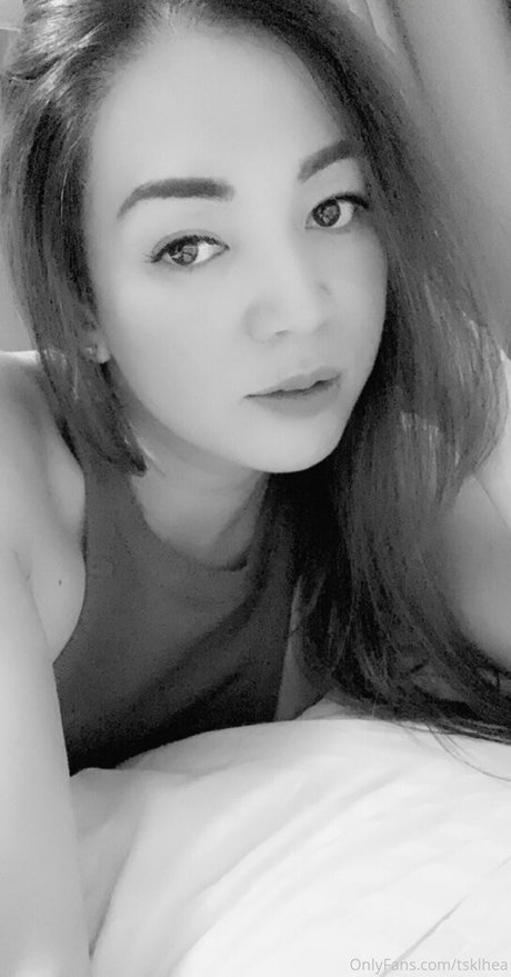 tsklhea pornstar naked img