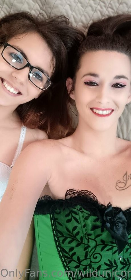 wildunicorninpink naked model gallery