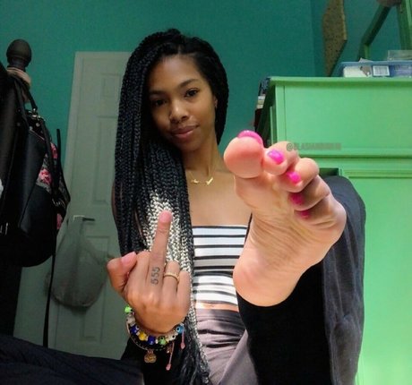 Sinister Simone art actress photo