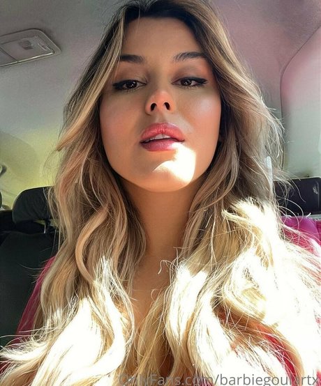 barbiegoulartx model sex pictures