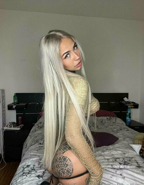 fishballsg pornstar erotic photos