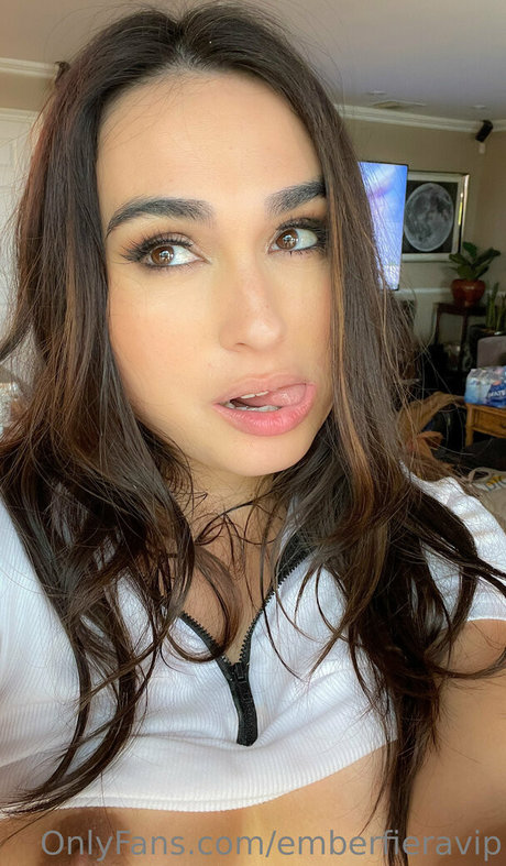 emberfieravip model img